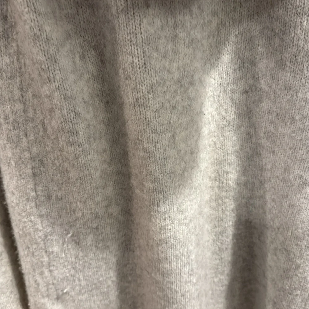 Gap super soft long grey sweater with hood M but fits like a large - Picture 6 of 8